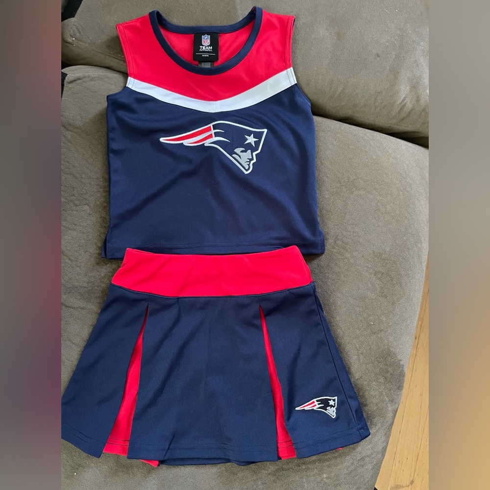Girls size 5/6 Patriots Cheer outfit